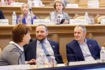 Депутаты фракции КПРФ предлагают ввести обязательное ежегодное тестирование чиновников на наркотики