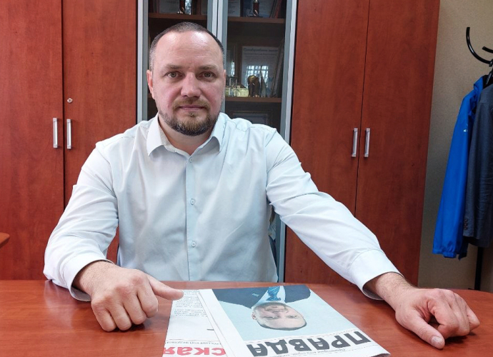 ​УГОЛ ЗРЕНИЯ. Василий Жуков: &laquo;Они своими большими синими плакатами нам всем показывают, за кого голосовать&hellip; не надо!&raquo;