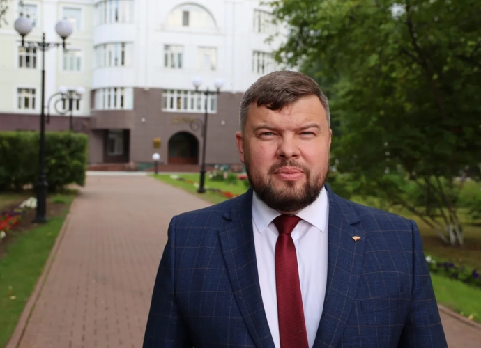 Артём Аминов направит средства депутатского фонда на безопасность пешеходов и праздничное оформление Советского