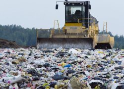 В ХМАО ликвидируют девять свалок в четырех муниципалитетах