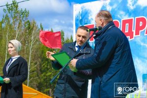 nabatov_vruchaet_sertifikat_na_ozelenenie