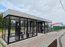 В Югорске завершен монтаж «теплой» остановки на улице Спортивной В Югорске завершен монтаж «теплой» остановки на улице Спортивной