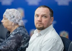 Василий Жуков оказал финансовую помощь школе № 2 города Советский