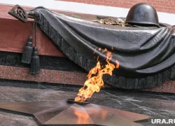 Девушка в ХМАО устроила вызывающие танцы у воинского мемориала Девушка в ХМАО устроила вызывающие танцы у воинского мемориала