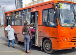 Жители Югорска пожаловались на частые поломки автобусов