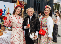 В Югорске прошло яркое народное гуляние &laquo;Три Великих Спаса&raquo;