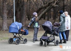 Названы две причины, почему россиянки не хотят рожать