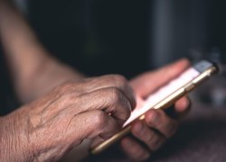 В ХМАО пенсионерку запугали статусом иноагента и заставили продать все имущество