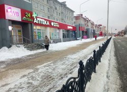 Участок МУП &laquo;Югорскэнергогаз&raquo; по благоустройству города и субподрядные организации активно борются с гололедом