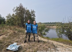 Стереотипы ломаются: две девушки расчистили 1,4 км берега реки Казым