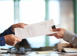 С 1 сентября в России близкие родственники смогут получать медсправки за пациентов