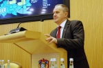 Кто разлагает общество?
