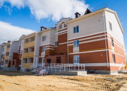 Югра расселит 1,7 тысячи аварийных домов до 2030 года