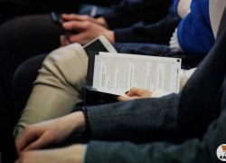 Психолог объяснила, как снизить тревогу после чтения плохих новостей Психолог объяснила, как снизить тревогу после чтения плохих новостей