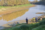 В ХМАО пожарный Принц спас рыбака, которого засосало в топкий ил