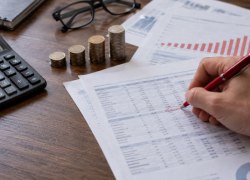 Власти России планируют повысить часть налогов и сборов, в частности &mdash; на зарубежные онлайн-покупки