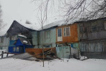 В Югре из-за схода снега с крыши обрушились балконы жилого дома
