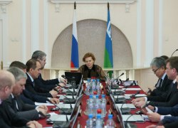 Чиновники правительства ХМАО на 10 лет отправятся в колонию за взятки и мошенничество