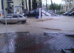 Вихрь завис над Уралом: циклон пойдет на Сибирь, прогнозируют синоптики