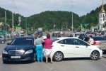 Автомобиль &laquo;Мерседес&raquo; губернатора Югры попал в аварию в Ханты-Мансийске