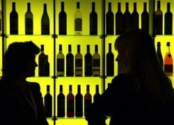 Госдума не стала запрещать употребление и продажу спиртных напитков гражданам до 21 года