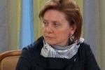 НА КОМАРОВУ ЖАЛУЮТСЯ МЕДВЕДЕВУ