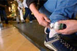 В ЮГОРСКЕ ПОЛИЦЕЙСКИЕ ЗАДЕРЖАЛИ МОЛОДОГО ЧЕЛОВЕКА С НАРКОТИКАМИ