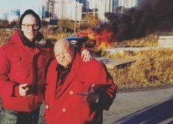 Бывший участник группы "Ленинград" сжёг свой BMW в поддержку российского автопрома