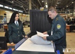 Из ручной клади россиян стали изымать санкционные продукты