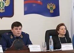 КОМАРОВОЙ ПОЖАЛОВАЛИСЬ НА ПРОКУРОРА ХМАО: &laquo;МЫ ЖЕ НЕ В КАКОЙ-ТО КУРГАНСКОЙ ОБЛАСТИ!..&raquo;
