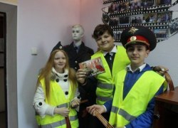 В преддверии 71 годовщины Победы в ВОВ,  полиция Югорска провела акцию   &laquo;Георгиевская ленточка на рабочем месте&raquo;