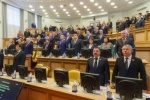 Политический скандал в Югре! Три депутата &laquo;единоросcа&raquo;, в том числе 2 зама Хохрякова, обвинены прокуратурой в сокрытии доходов