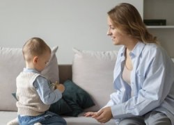 В России вводят новый ГОСТ для нянь: что это значит для родителей