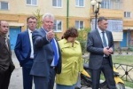 Глава администрации Михаил Бодак и городские депутаты инспектируют микрорайоны города