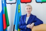 Поздравление председателя Думы Советского района С.Э.Озорниной с наступающим Новым Годом