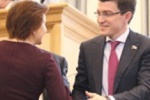 Кандидаты на пост губернатора Югры Сердюк и Комарова схлестнулись в политической борьбе