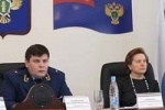 КОМАРОВОЙ ПОЖАЛОВАЛИСЬ НА ПРОКУРОРА ХМАО: &laquo;МЫ ЖЕ НЕ В КАКОЙ-ТО КУРГАНСКОЙ ОБЛАСТИ!..&raquo;