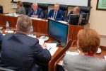 Почему автобусы &mdash; не прокатят, пивнушки &mdash; это вам не &laquo;Мозгобойня&raquo;, а таксисты &mdash; (почти) неуловимые. В стенах думы Югорска было жарко, а кому-то немного обидно