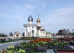 В ЮГОРСКЕ АКТИВНО ЗАНЯЛИСЬ БЛАГОУСТРОЙСТВОМ ДВОРОВ