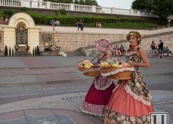 Крым — наш... Туристы не оправдали надежды чиновников на сборы в бюджет: «Каждый потратил на отдых около 15 тысяч рублей». Над казной можно только поплакать Крым — наш... Туристы не оправдали надежды чиновников на сборы в бюджет: «Каждый потратил на отдых около 15 тысяч рублей». Над казной можно только поплакать