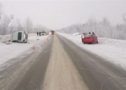 Трассы в Югре начнут разделять механическими ограждениями