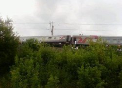 Вагоны поезда "Екатеринбург-Адлер" сошли с рельсов из-за вмешательства людей