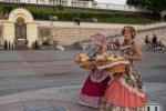 Крым &mdash; наш... Туристы не оправдали надежды чиновников на сборы в бюджет: &laquo;Каждый потратил на отдых около 15 тысяч рублей&raquo;. Над казной можно только поплакать