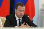 Медведев назвал безобразием распределение бюджетных средств в конце года