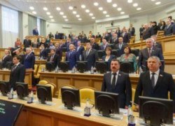 Политический скандал в Югре! Три депутата &laquo;единоросcа&raquo;, в том числе 2 зама Хохрякова, обвинены прокуратурой в сокрытии доходов