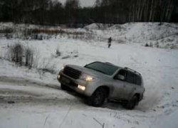 &laquo;Корпорация развития&raquo; арендовала у своей &laquo;дочки&raquo; новый Land Cruiser почти за 2 млн рублей. ДОКУМЕНТЫ
