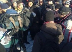 Российские дальнобойщики крайне негативно и очень эмоциально восприняли заявление депутата Госдумы РФ о том, что они «пятая колонна» и «боевики Навального» Российские дальнобойщики крайне негативно и очень эмоциально восприняли заявление депутата Госдумы РФ о том, что они «пятая колонна» и «боевики Навального»