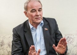 Депутат Госдумы: Народу внушают, что нужно защищать олигархов