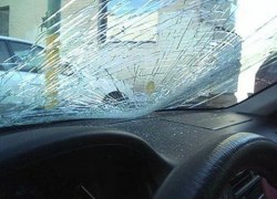 Водители больше не обязаны регистрировать ДТП из-за камней, вылетающих из-под их колес