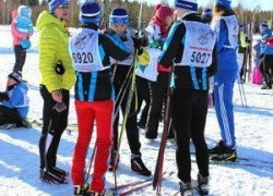 Вставай на лыжи, бросай курить. В Югорске прошла &laquo;Лыжня России-2015&raquo; (ФОТО)